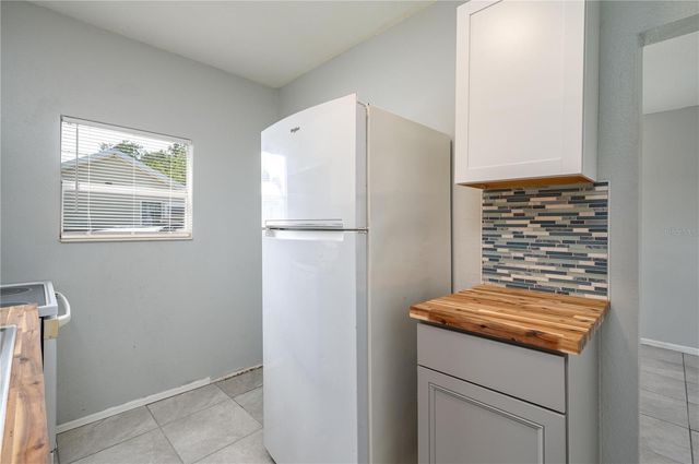 520 W JACKSON AVENUE, Lake Wales, FL 33853