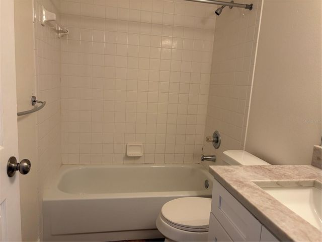 11516 WHISPERING HOLLOW DRIVE, Tampa, FL 33635