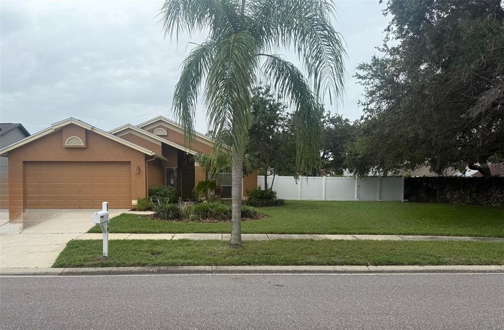 11516 WHISPERING HOLLOW DRIVE, Tampa, FL 33635