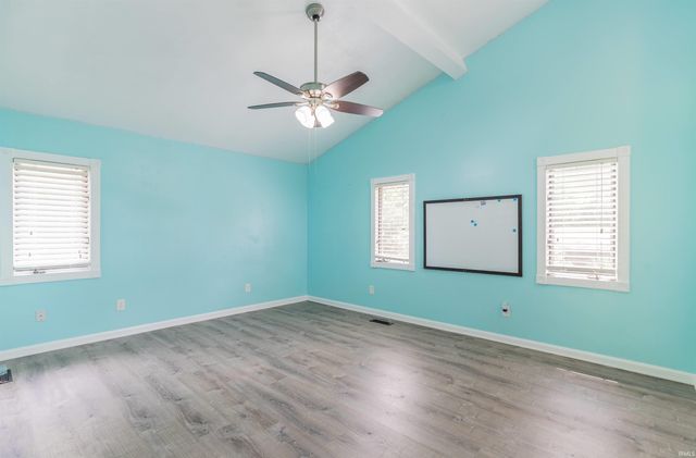 6001 Felstead Road, Evansville, IN 47712