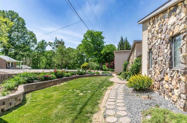 6001 Felstead Road, Evansville, IN 47712