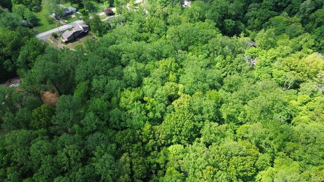 6001 Felstead Road, Evansville, IN 47712