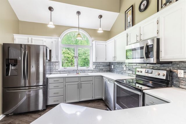 6001 Felstead Road, Evansville, IN 47712