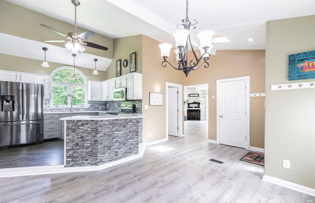 6001 Felstead Road, Evansville, IN 47712