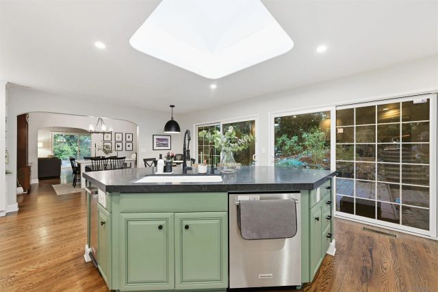 8615 Mariposa St, La Mesa, CA 91941