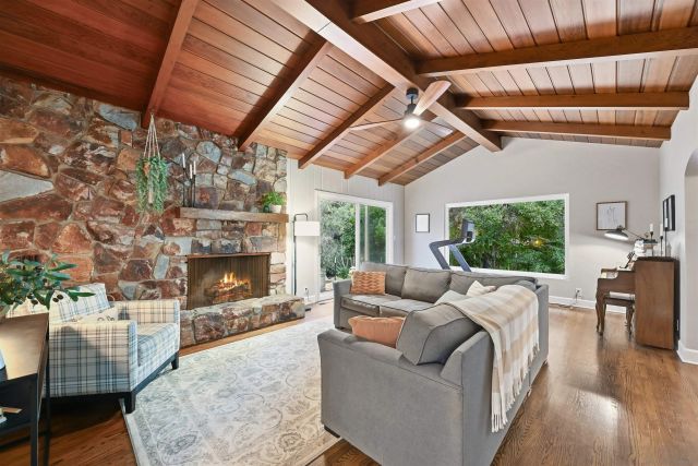 8615 Mariposa St, La Mesa, CA 91941