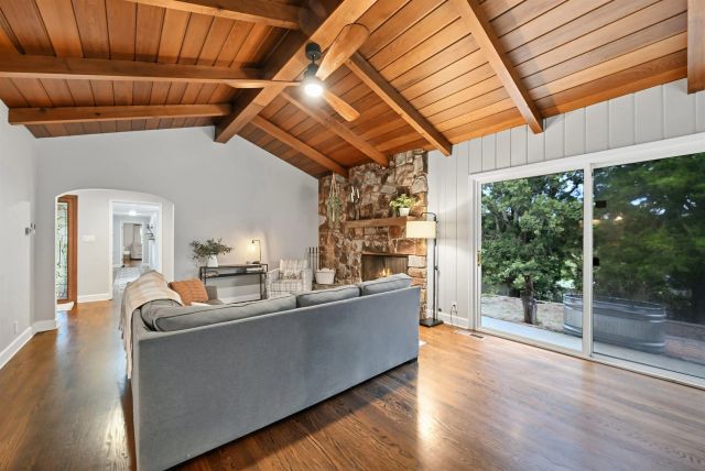 8615 Mariposa St, La Mesa, CA 91941