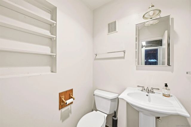 8615 Mariposa St, La Mesa, CA 91941