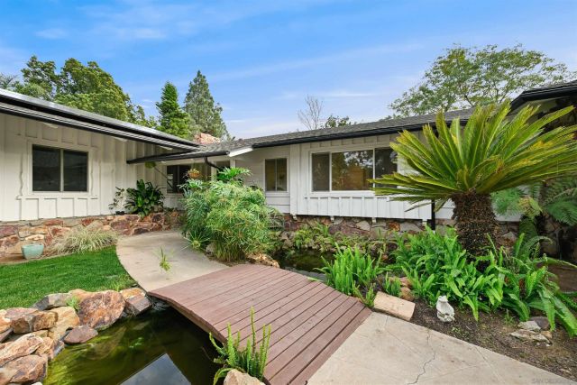 8615 Mariposa St, La Mesa, CA 91941