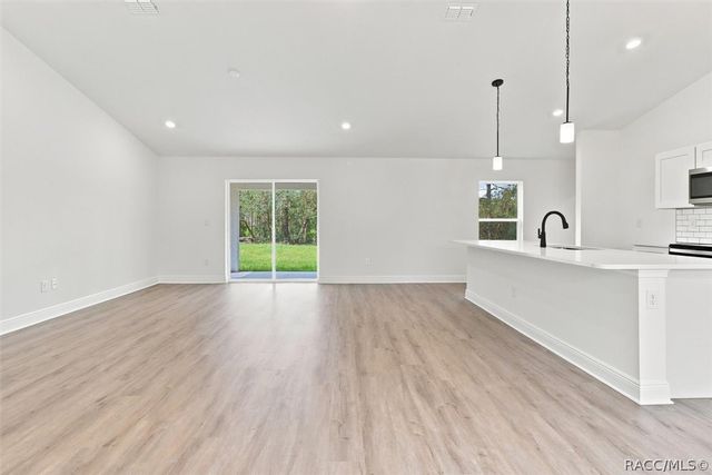 2975 W Linda Place, Dunnellon, FL 34433