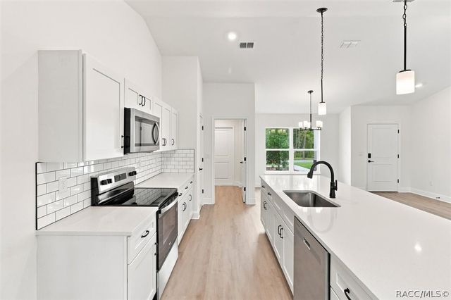 2975 W Linda Place, Dunnellon, FL 34433