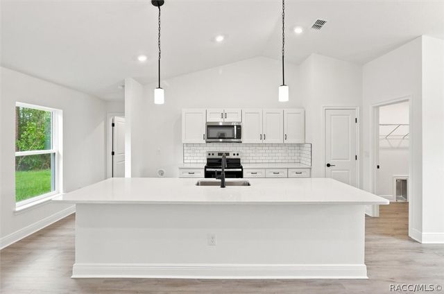 2975 W Linda Place, Dunnellon, FL 34433