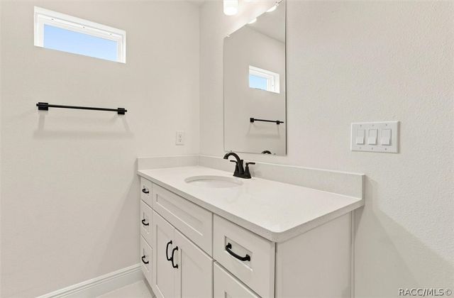 2975 W Linda Place, Dunnellon, FL 34433
