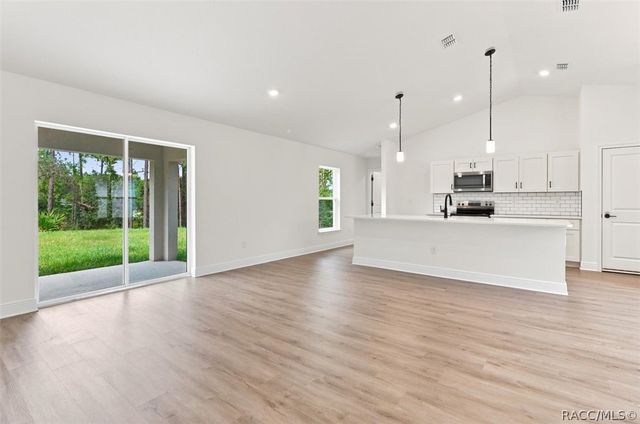 2975 W Linda Place, Dunnellon, FL 34433