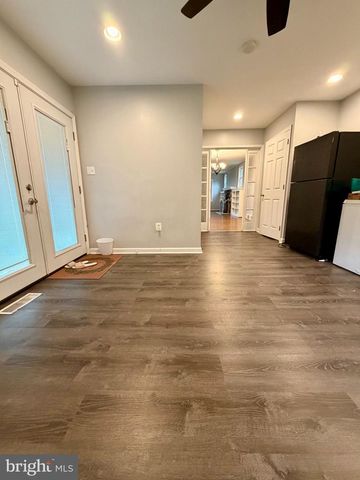 300 WINDING WAY, Glenside, PA 19038