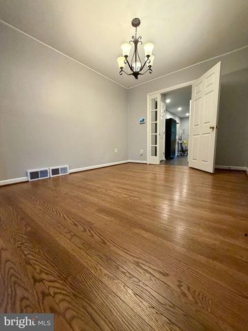 300 WINDING WAY, Glenside, PA 19038