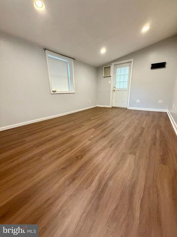 300 WINDING WAY, Glenside, PA 19038