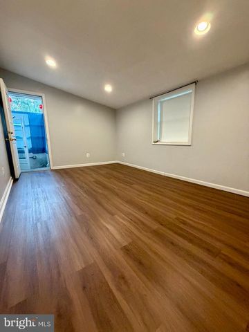 300 WINDING WAY, Glenside, PA 19038