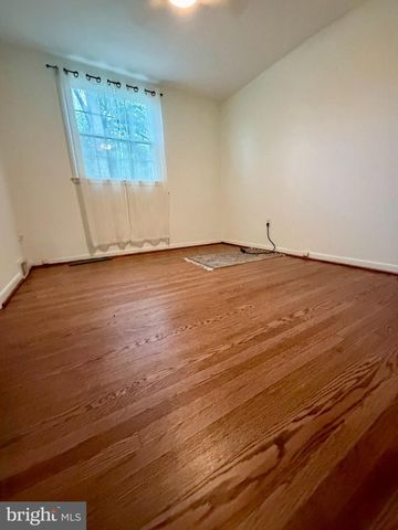 300 WINDING WAY, Glenside, PA 19038