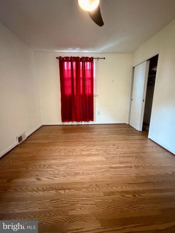 300 WINDING WAY, Glenside, PA 19038