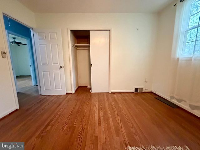 300 WINDING WAY, Glenside, PA 19038