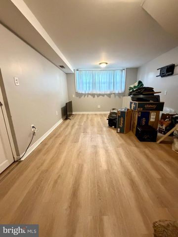 300 WINDING WAY, Glenside, PA 19038