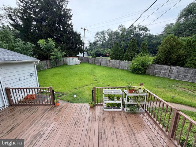 300 WINDING WAY, Glenside, PA 19038