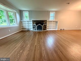 300 WINDING WAY, Glenside, PA 19038