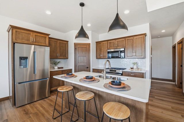 1851 LONDON ROAD, Green Bay, WI 54311