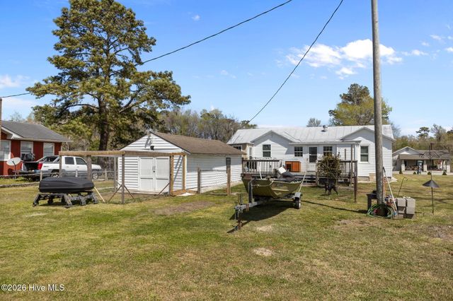 5217 Highway 101, Newport, NC 28570