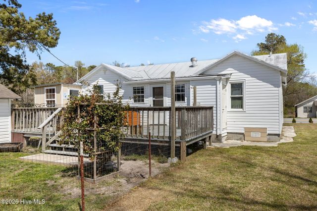 5217 Highway 101, Newport, NC 28570
