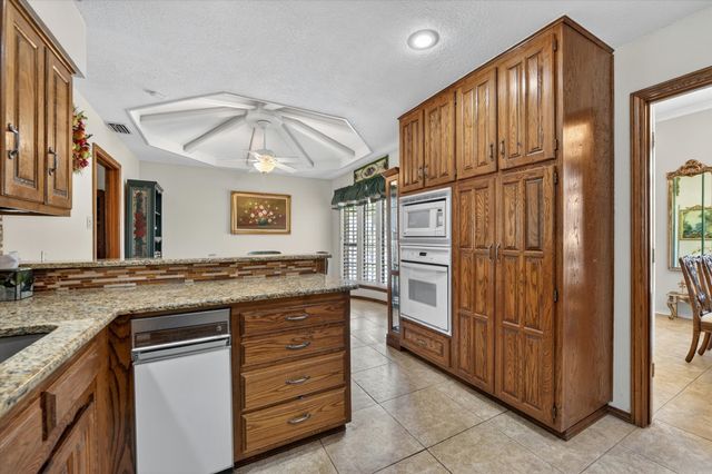 2317 Meandering Way, Arlington, TX 76011