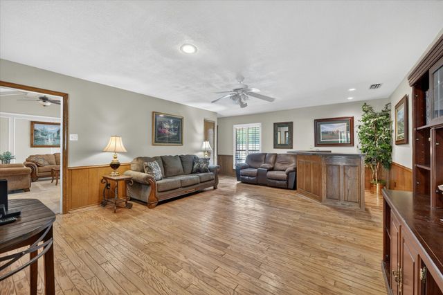 2317 Meandering Way, Arlington, TX 76011