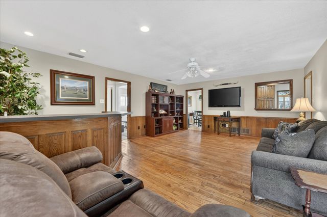 2317 Meandering Way, Arlington, TX 76011
