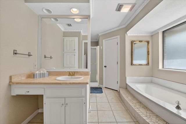 2317 Meandering Way, Arlington, TX 76011