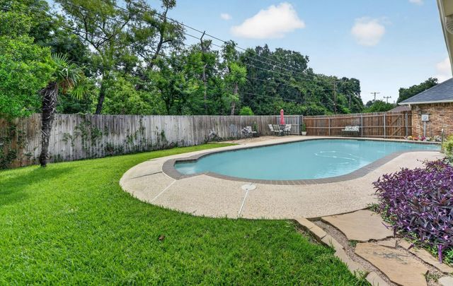 2317 Meandering Way, Arlington, TX 76011