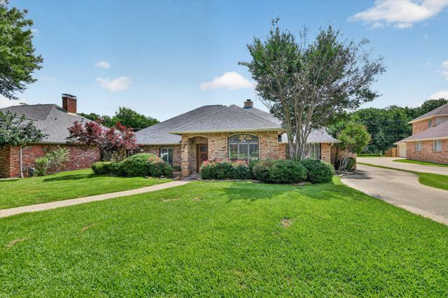 2317 Meandering Way, Arlington, TX 76011