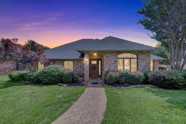 2317 Meandering Way, Arlington, TX 76011
