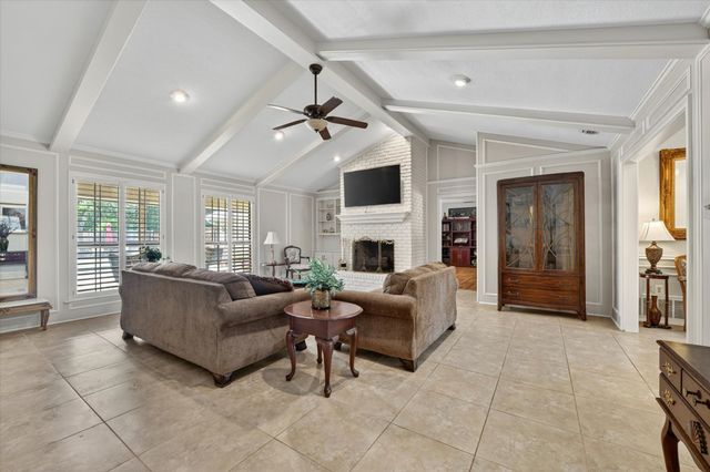 2317 Meandering Way, Arlington, TX 76011