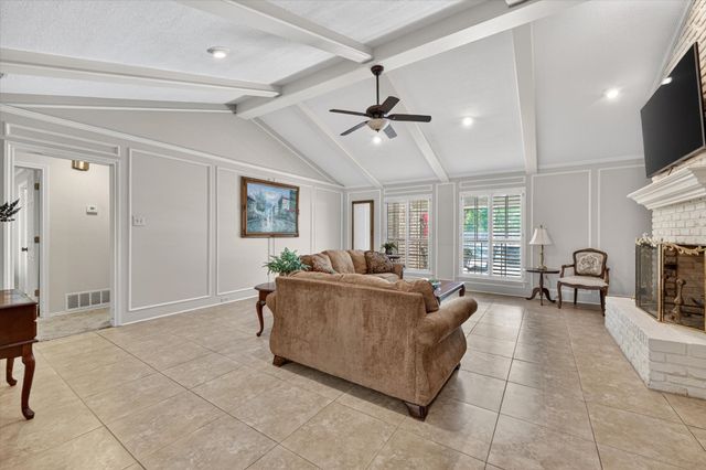2317 Meandering Way, Arlington, TX 76011