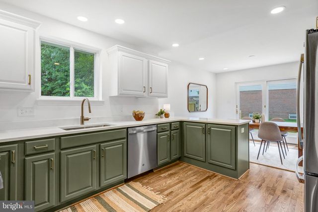 5301 POMMEROY DR, Fairfax, VA 22032