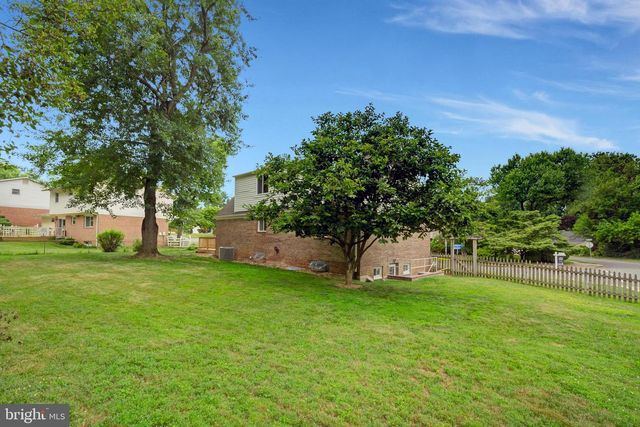 5301 POMMEROY DR, Fairfax, VA 22032