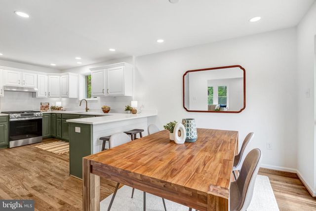 5301 POMMEROY DR, Fairfax, VA 22032