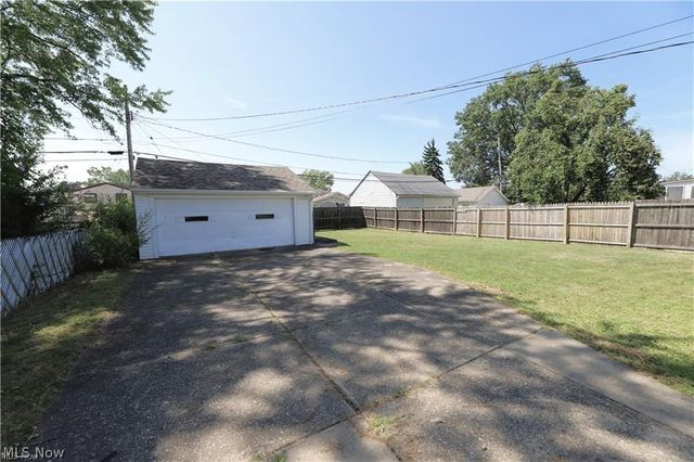 6340 Smith Road, Brook Park, OH 44142