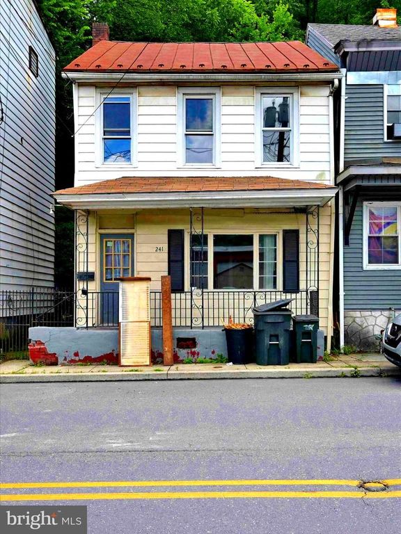 241 PEACOCK ST, Pottsville, PA 17901