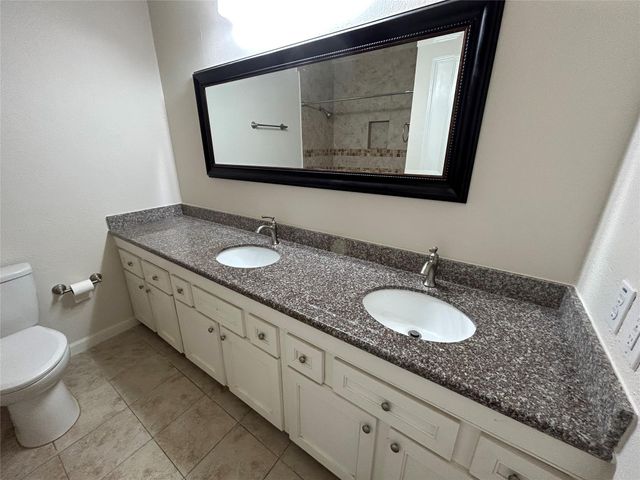 2213 S Braeswood Boulevard 12B, Houston, TX 77030