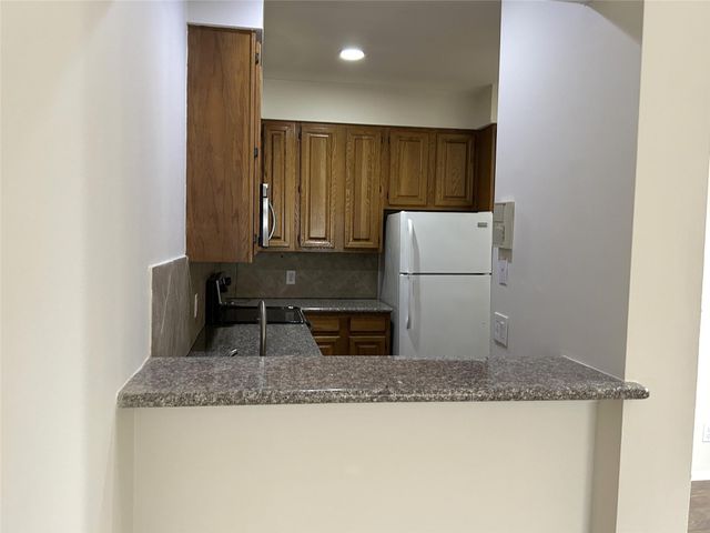 2213 S Braeswood Boulevard 12B, Houston, TX 77030