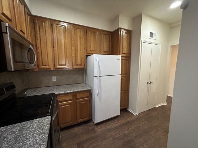 2213 S Braeswood Boulevard 12B, Houston, TX 77030