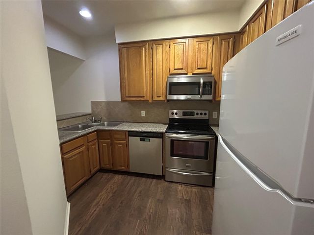 2213 S Braeswood Boulevard 12B, Houston, TX 77030