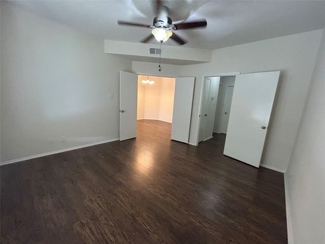 2213 S Braeswood Boulevard 12B, Houston, TX 77030